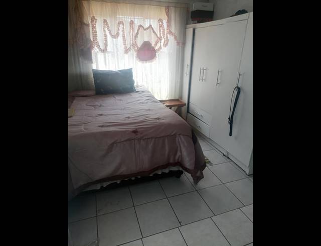 2 BEDROOM HOUSE FOR SALE IN ESSELEN PARK